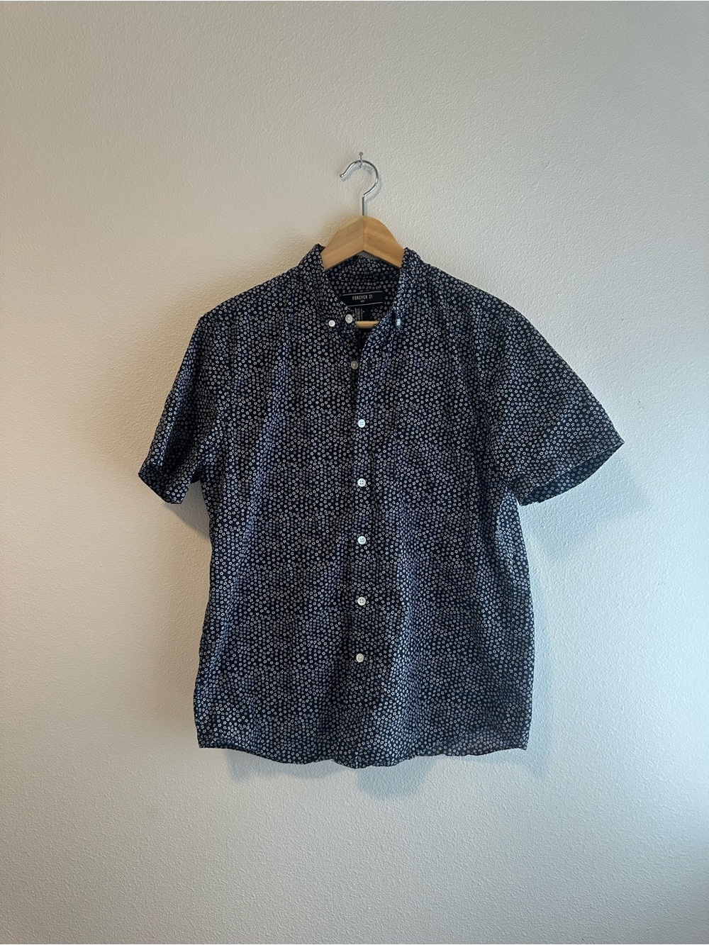 Forever 21 Navy Floral Short-Sleeve Button-Up Shirt 100% cotton